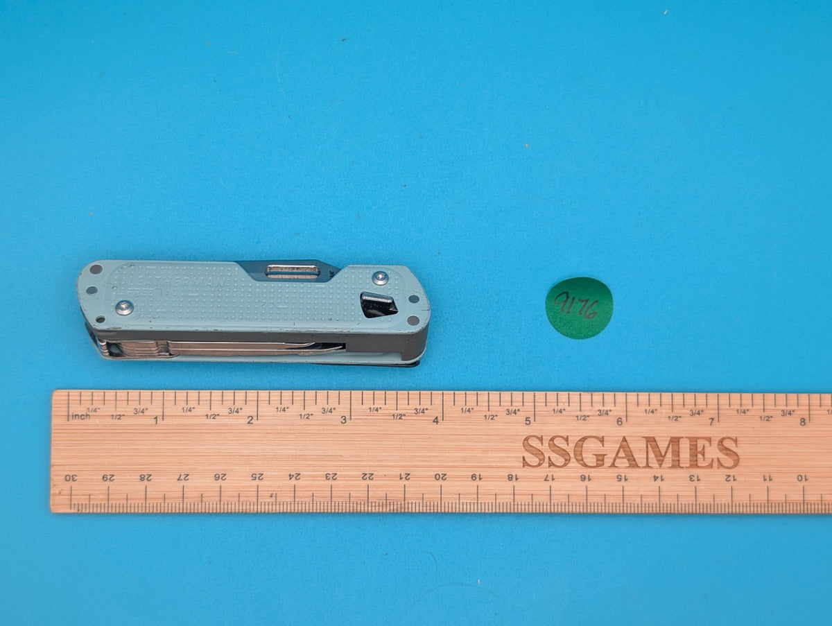Leatherman FREE T4 Pocket Knife Multi-tool! Teal! RETIRED!