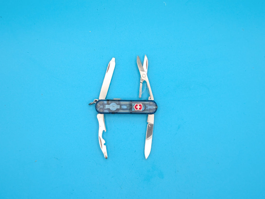 Victorinox Midnite Manager Swiss Army Knife Multi Tool! RED LED!