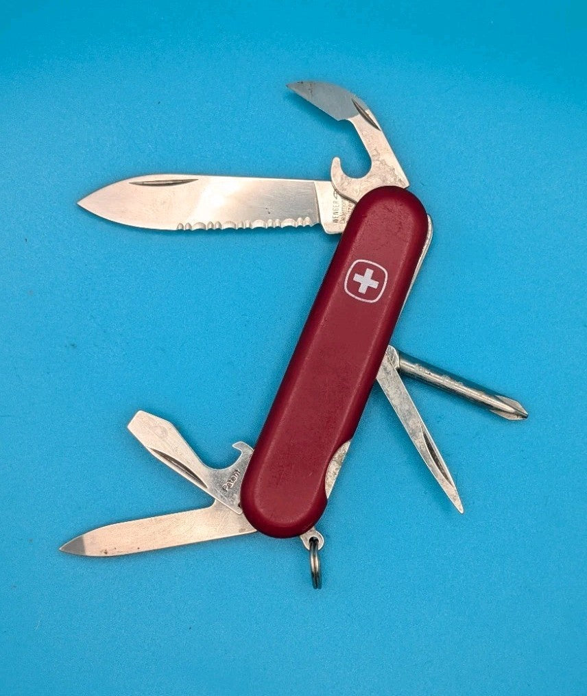 Wenger Serrated Highlander Red Swiss Army Knife Multi Tool! 85mm