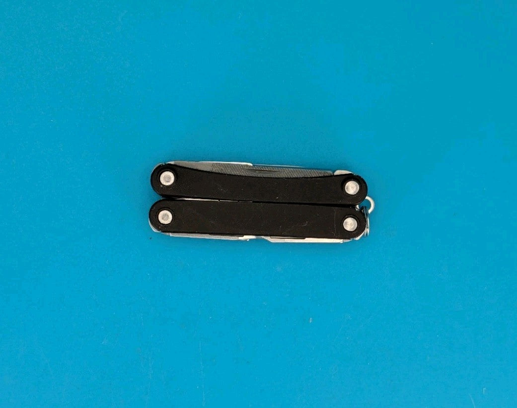 Leatherman SQUIRT PS4 Multi-Tool With Pliers Scissors Knife BLACK!