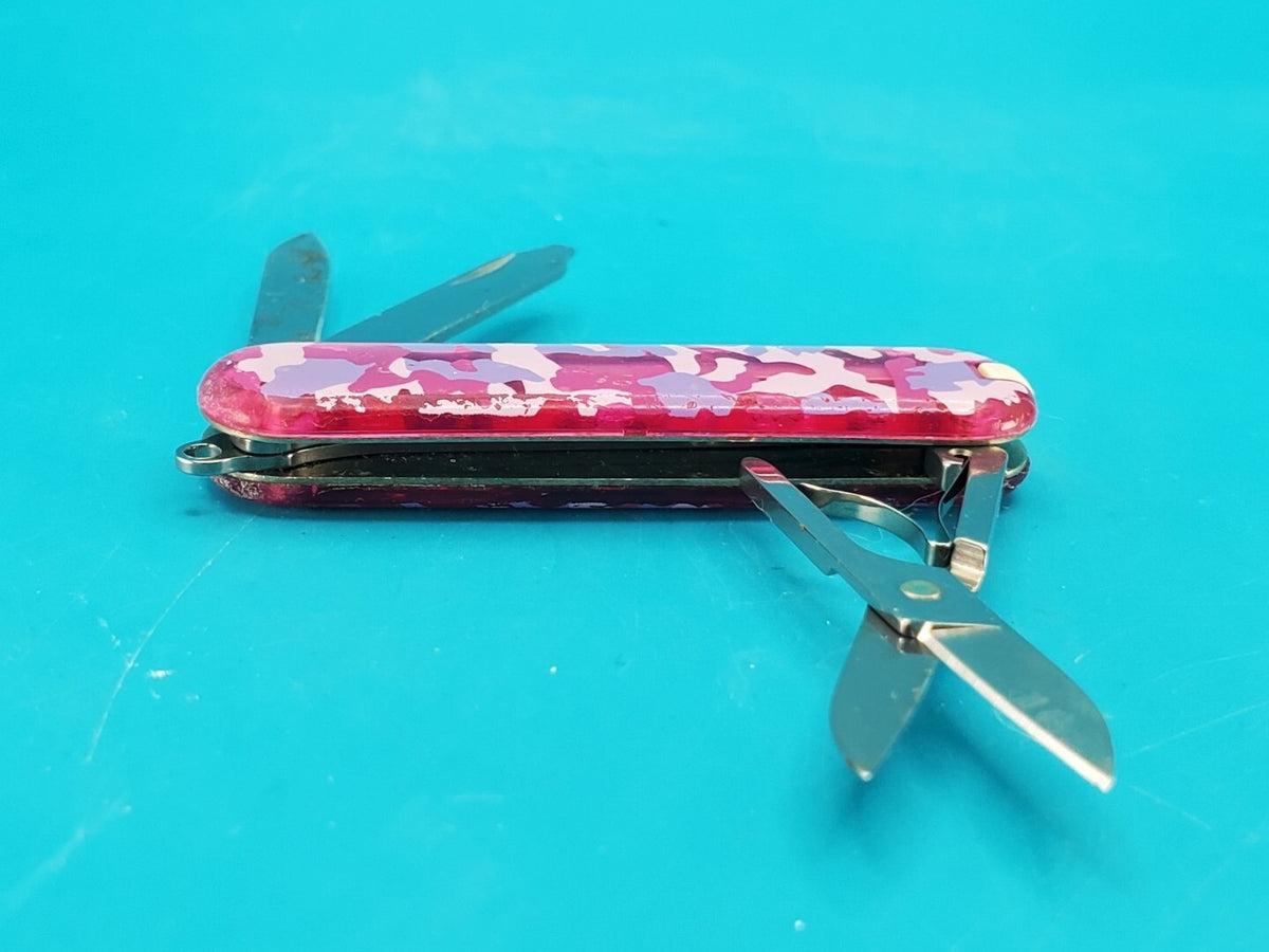 Victorinox Classic SD Swiss Army Knife 3 Tool Pocket Knife! PINK CAMO!