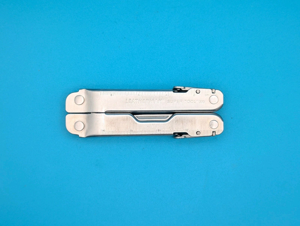 Leatherman Stainless Steel Super Tool 300 Multitool!