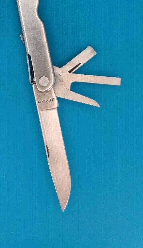 Vintage LEATHERMAN Super TOOL 200 Multi Tool! 04/02 Date Stamp!