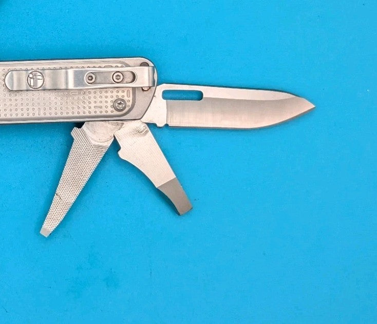 Leatherman FREE T4 Pocket Knife Multi-tool! SILVER! RETIRED! *O-BASF*
