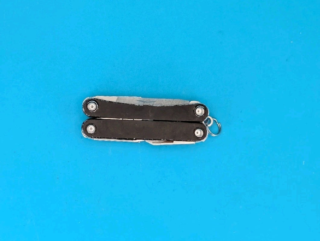 Leatherman SQUIRT PS4 Multi-Tool With Pliers Scissors Knife BLACK!