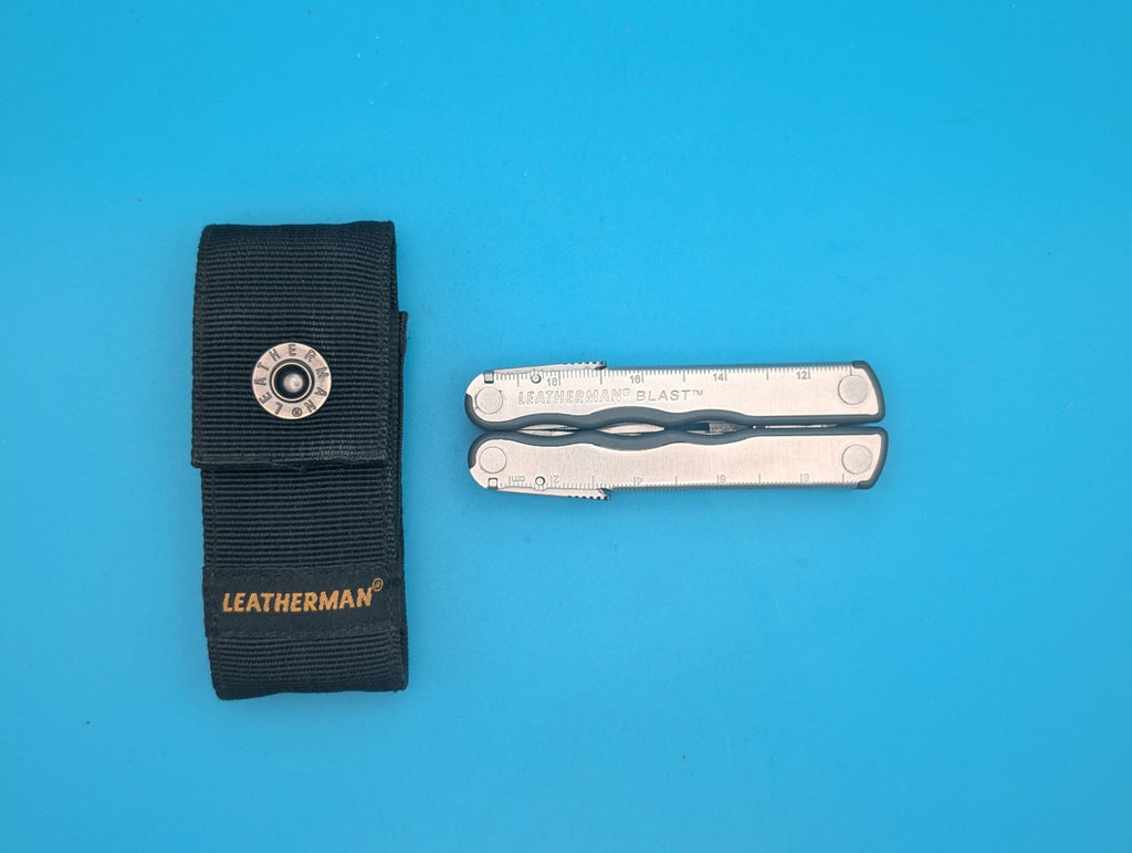 Leatherman BLAST Multi-Tool , Retired Multitool w/ Knife Pliers! With Sheath!