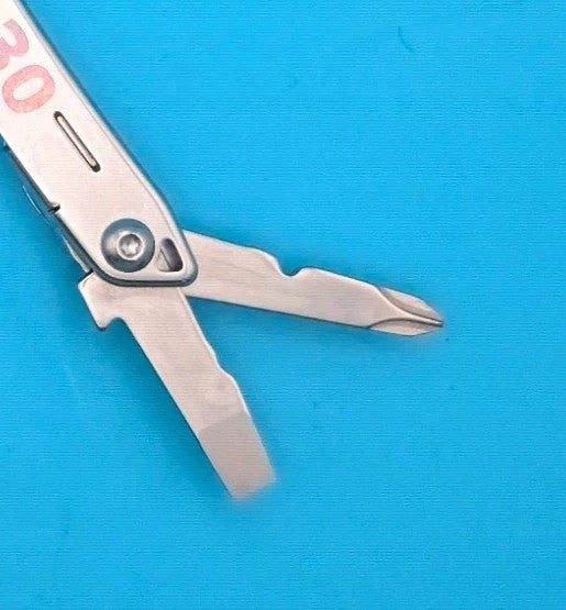 LEATHERMAN WINGMAN MULTI-TOOL! FAST SHIPPING! *20 x 30*