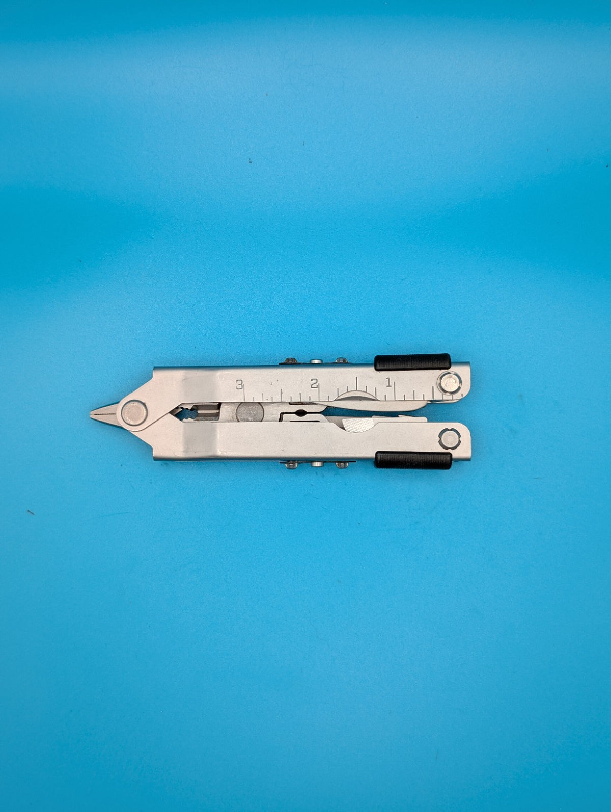 Gerber MP600 Silver Multi-Tool Needle Nose Pliers!