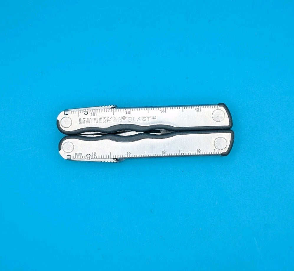 Leatherman BLAST Multi-Tool , Retired Multitool w/ Knife Pliers