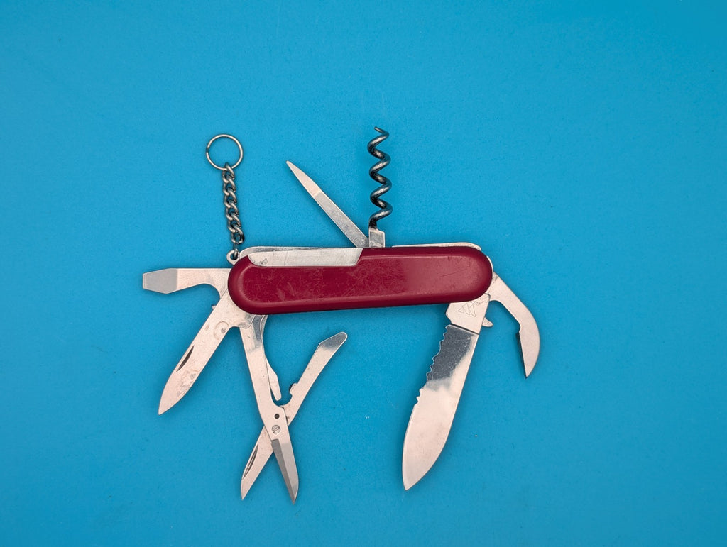 Wenger Serrated Traveler Red Swiss Army Knife Multi Tool!