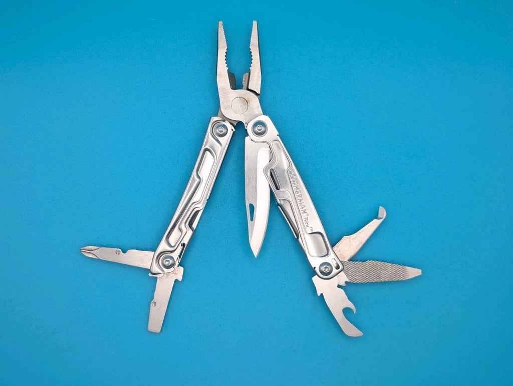 Leatherman Rev 3.8" Multi-Tool, Stainless!