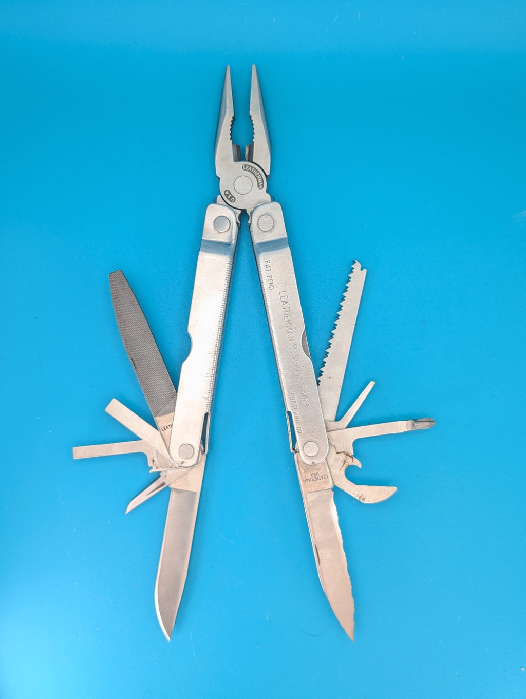Leatherman Super Tool! With Sheath! 11/99 Date!