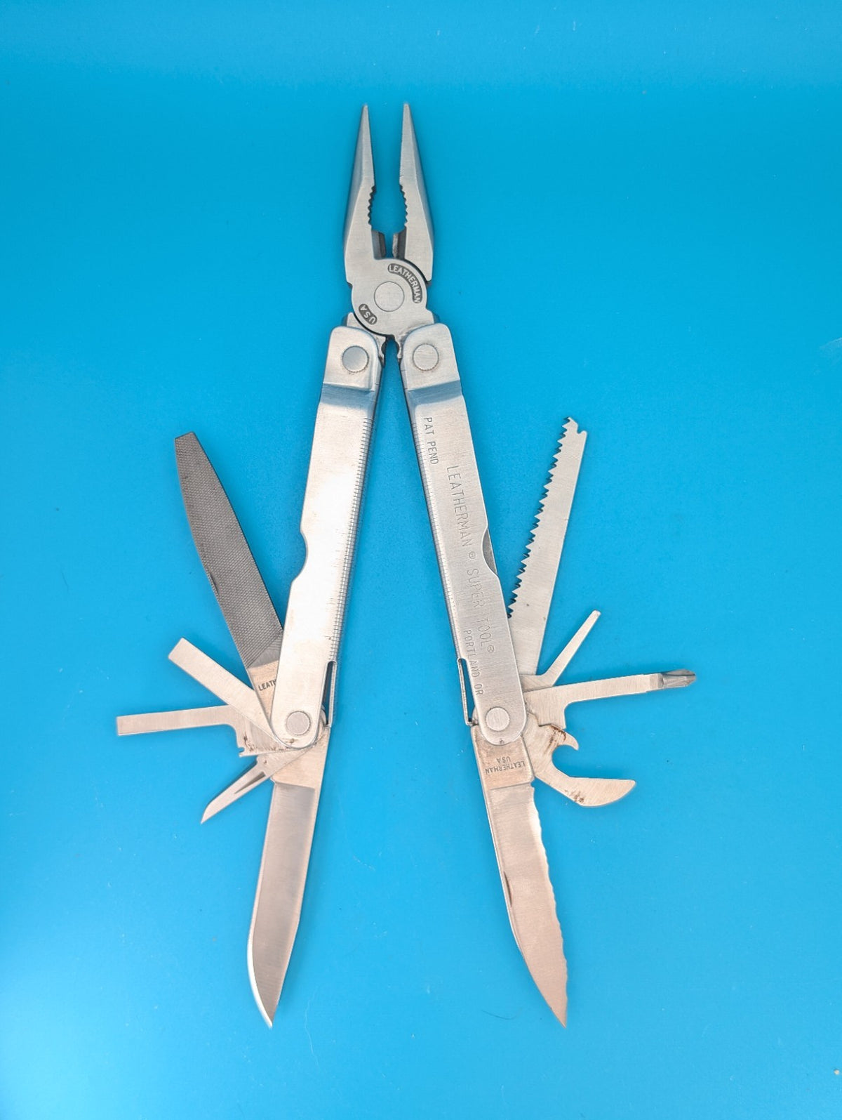 Leatherman Super Tool! With Sheath! 11/99 Date!