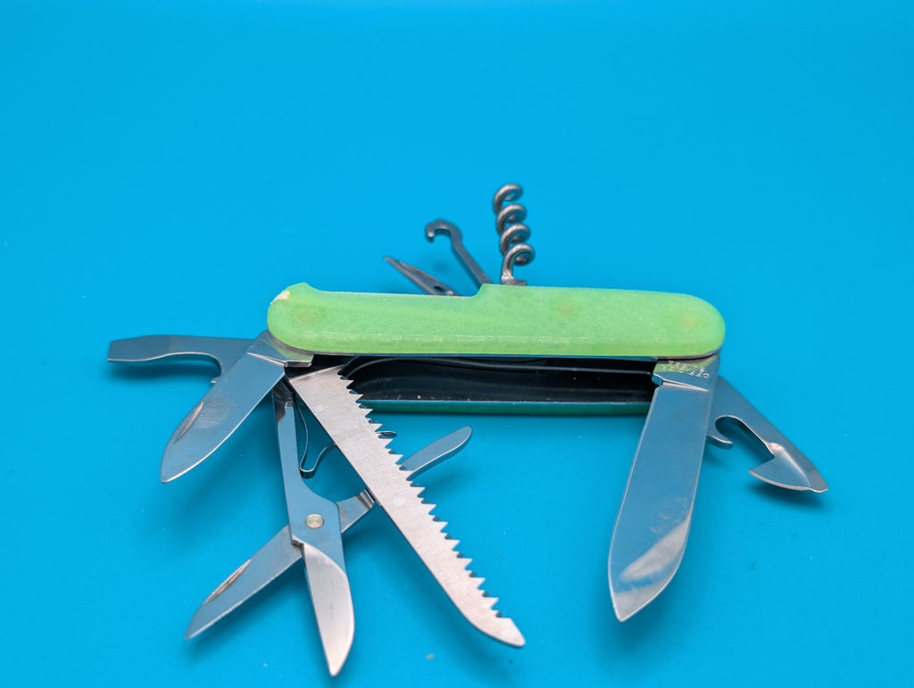 Victorinox Huntsman Firefly Green Glow in the Dark Swiss Army Knife Multi Tool!