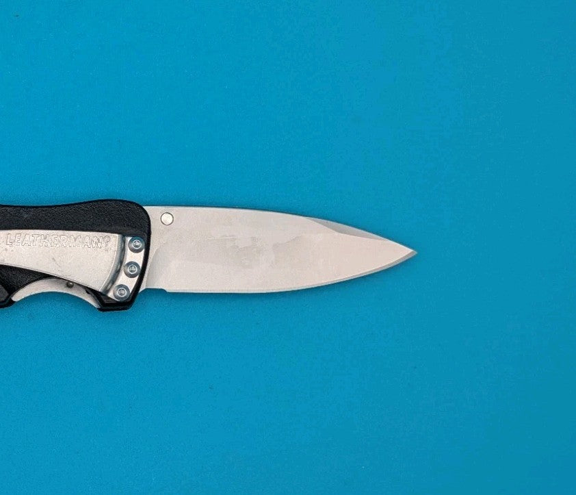 Leatherman Crater C33 Plain Edge Pocket Knife! Black!
