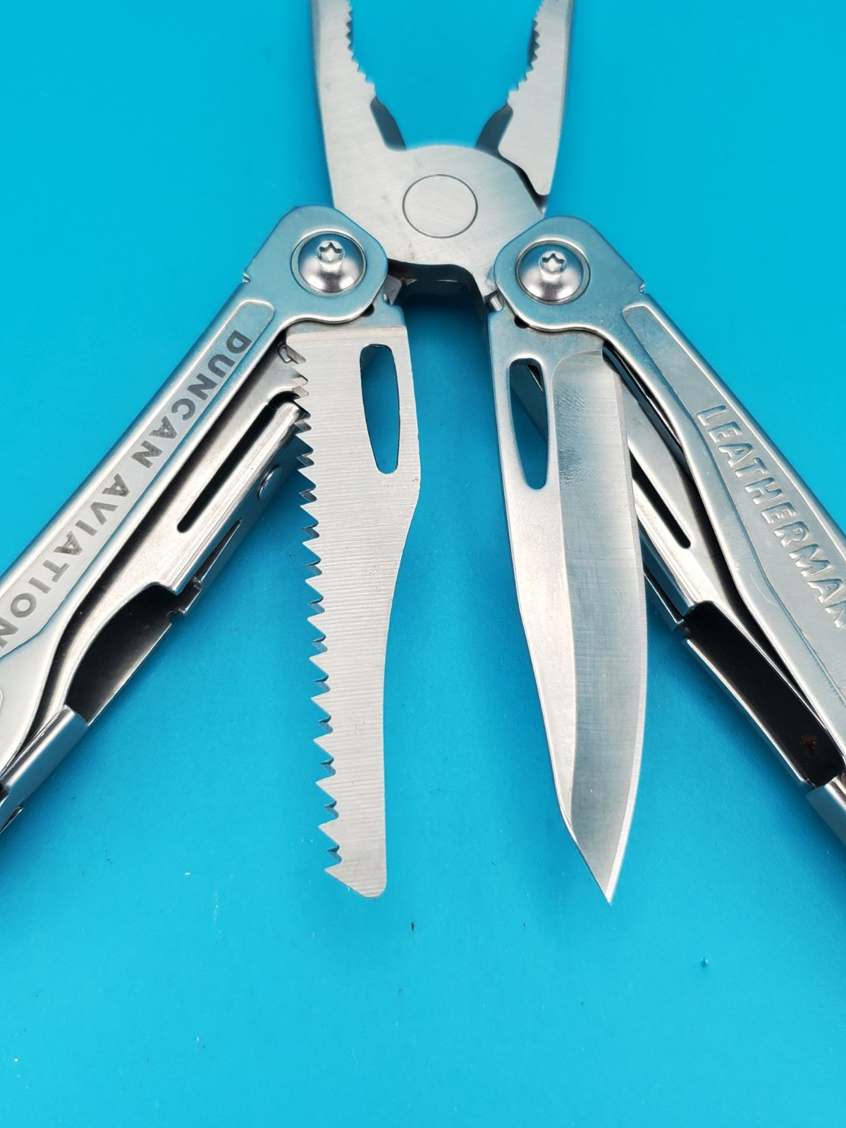 Leatherman Sidekick Multi-Tool, Knife, Pliers, Saw, Stainless! *DUNCAN AVIATION*