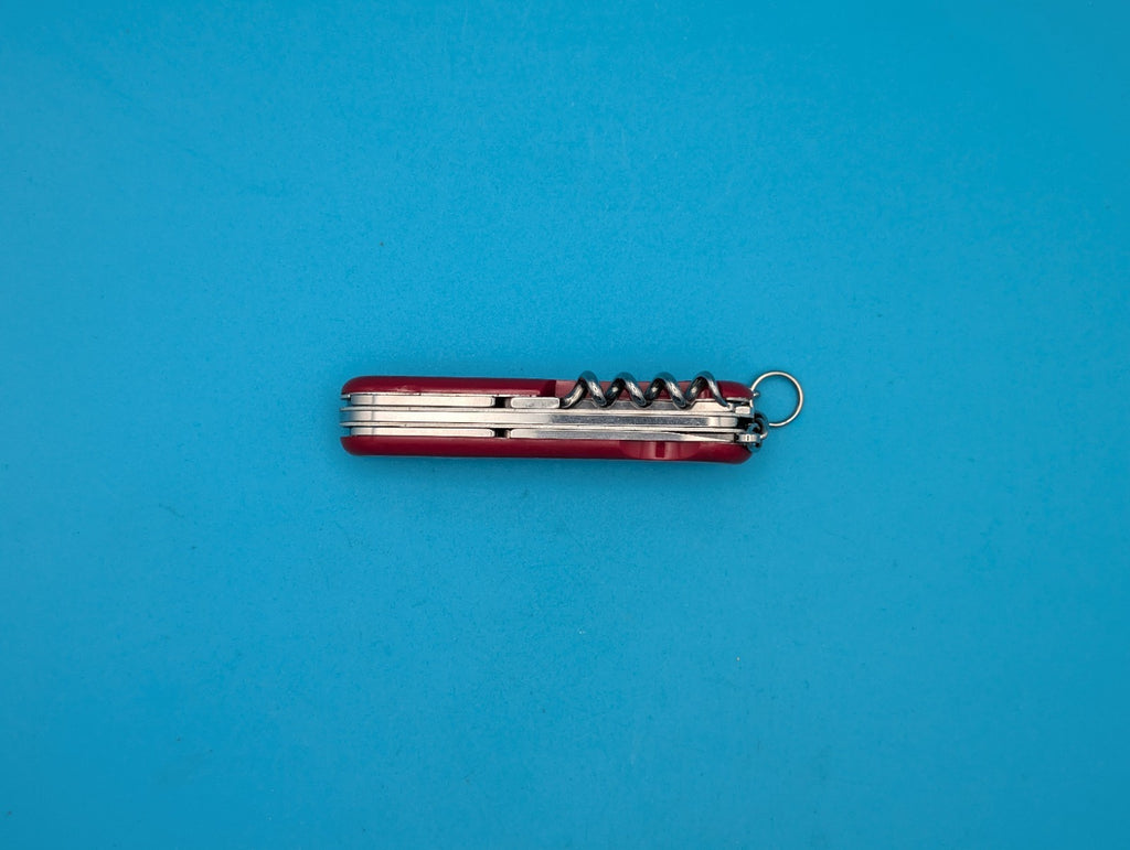 Wenger Serrated Traveler Red Swiss Army Knife Multi Tool!