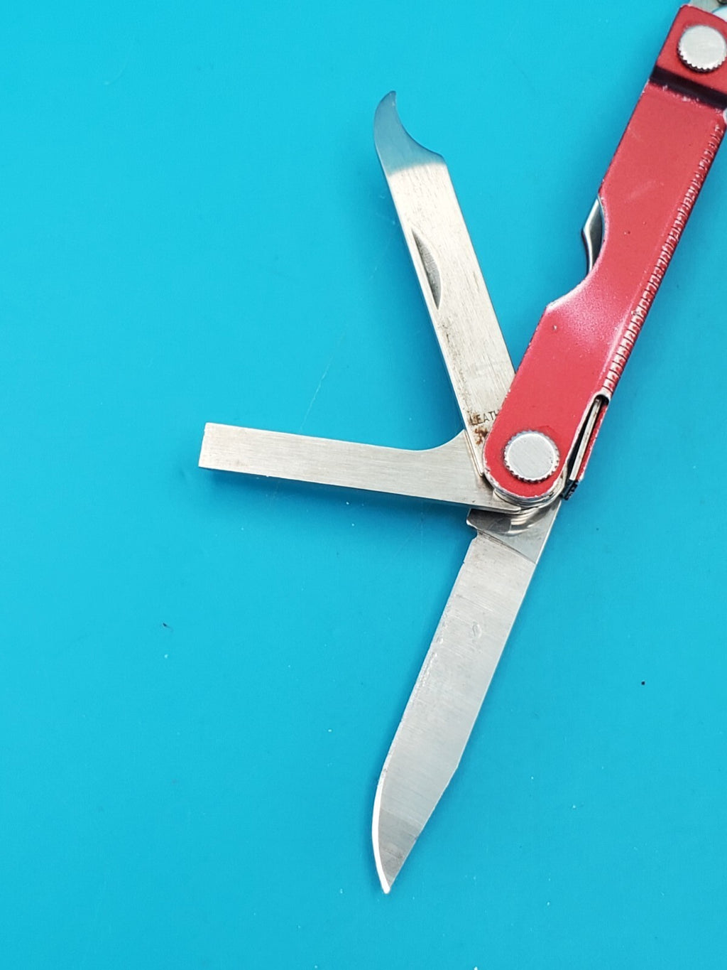 Leatherman Micra Multi-Tool, Knife, Scissors, Key Ring, Red!