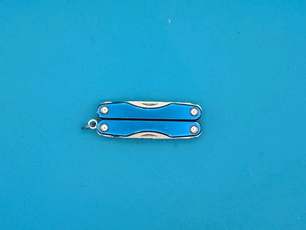 Leatherman Squirt S4 Multi-Tool, Key Ring, Retired, Blue