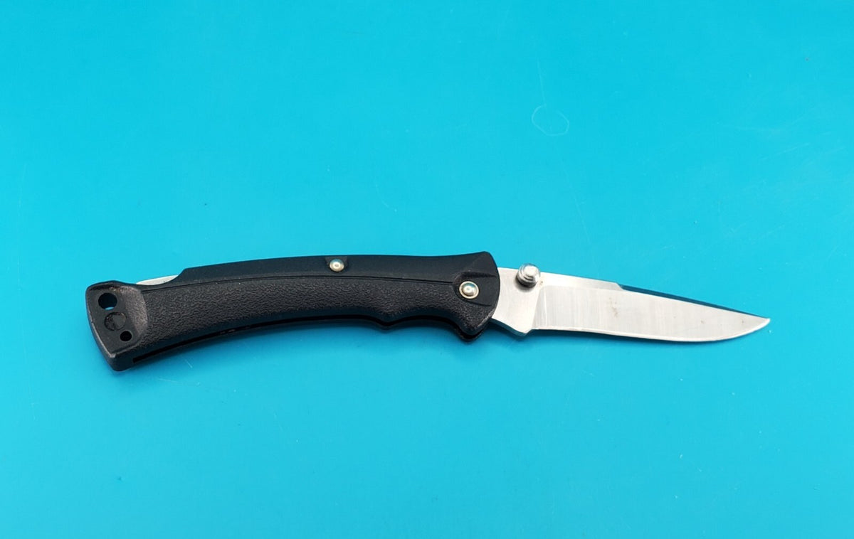 Buck USA Buckmasters 484 Pocket Knife Dated 2014 Plain Blade Black Handle