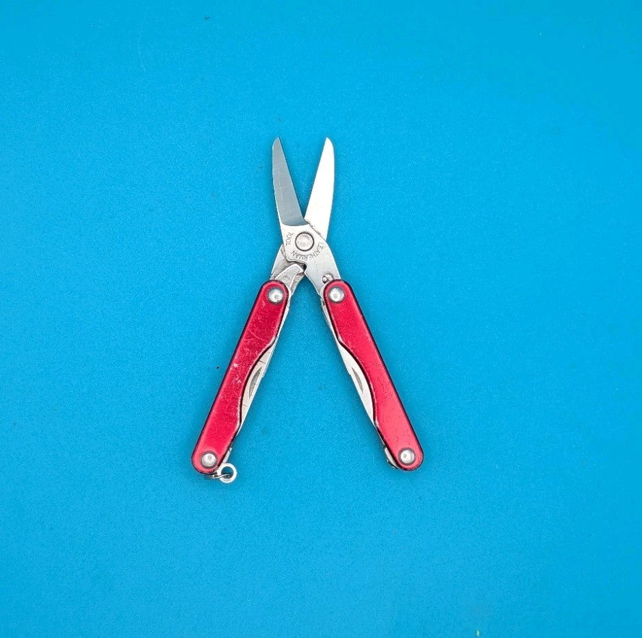 Leatherman Squirt S4 Multi-Tool, Key Ring, Retired, RED!