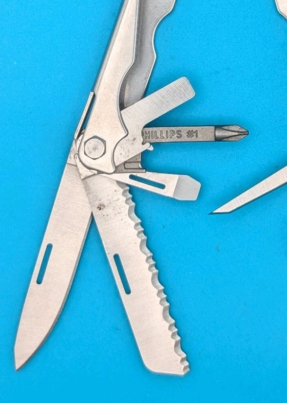 SOG ParaTool Multi-Tool Pliers Saw Screwdrivers Knife Stainless Steel