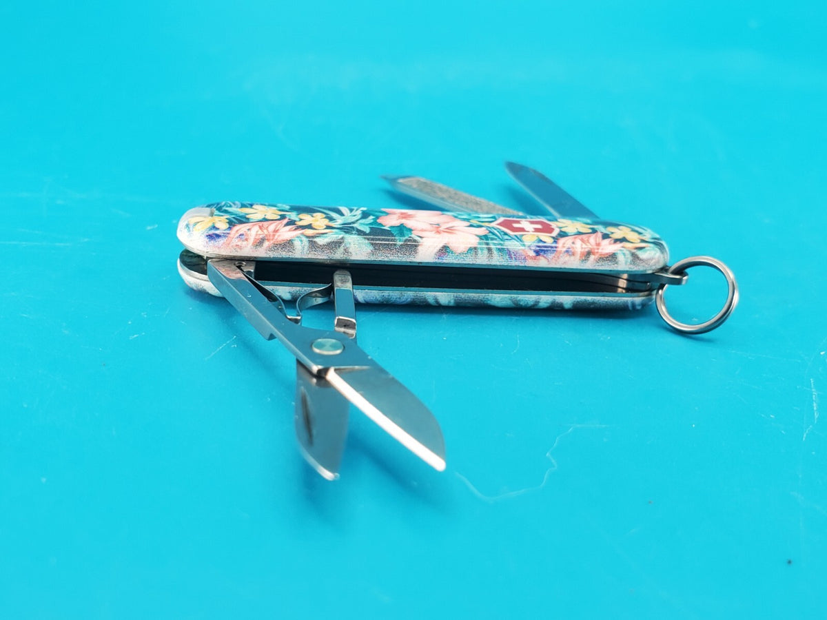 Victorinox Classic Tommy Bahama Swiss Army Knife Multi Tool!