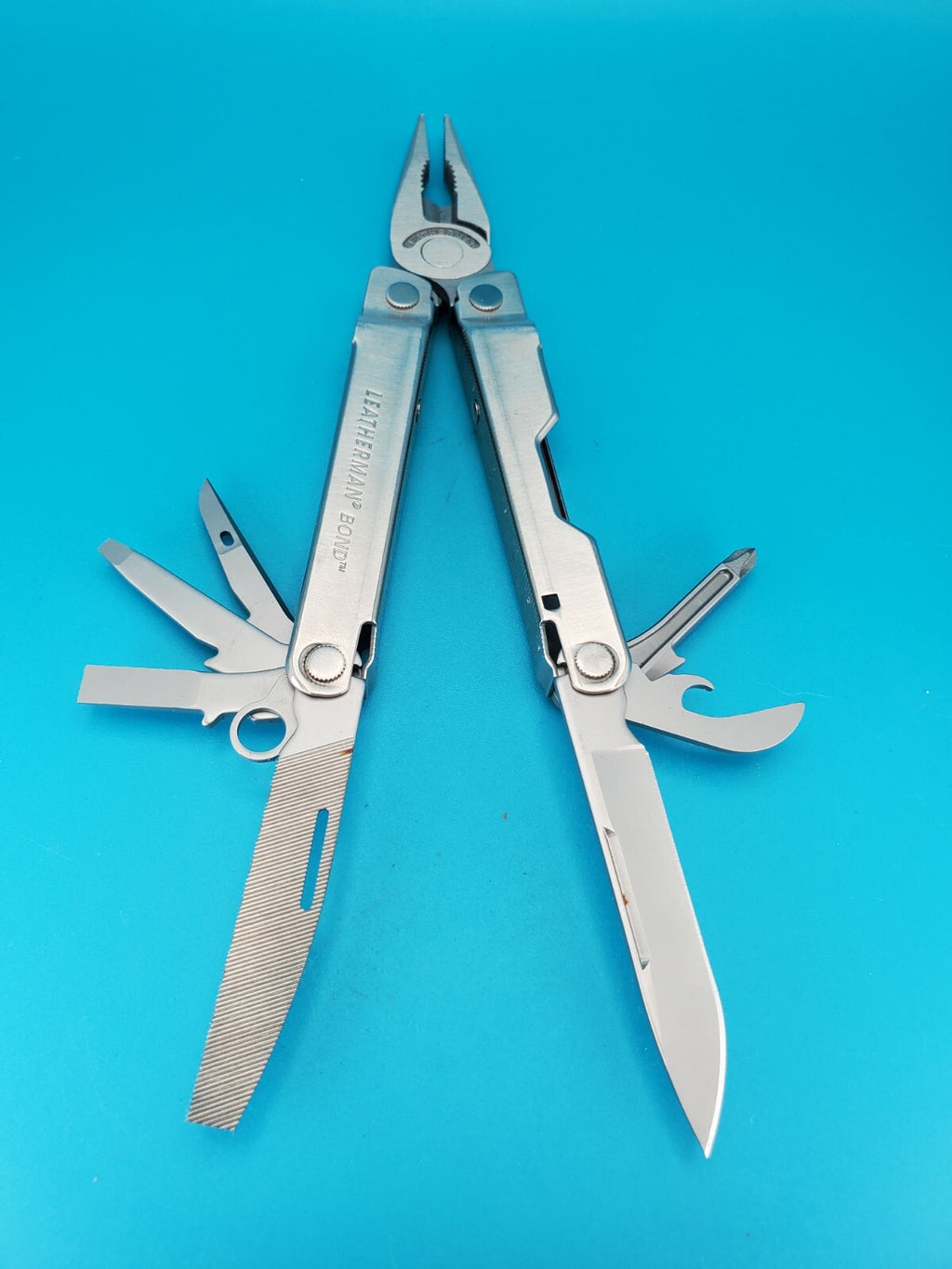 LEATHERMAN Bond Multitool! With Sheath! *FIREFIGHTERSFIRST*