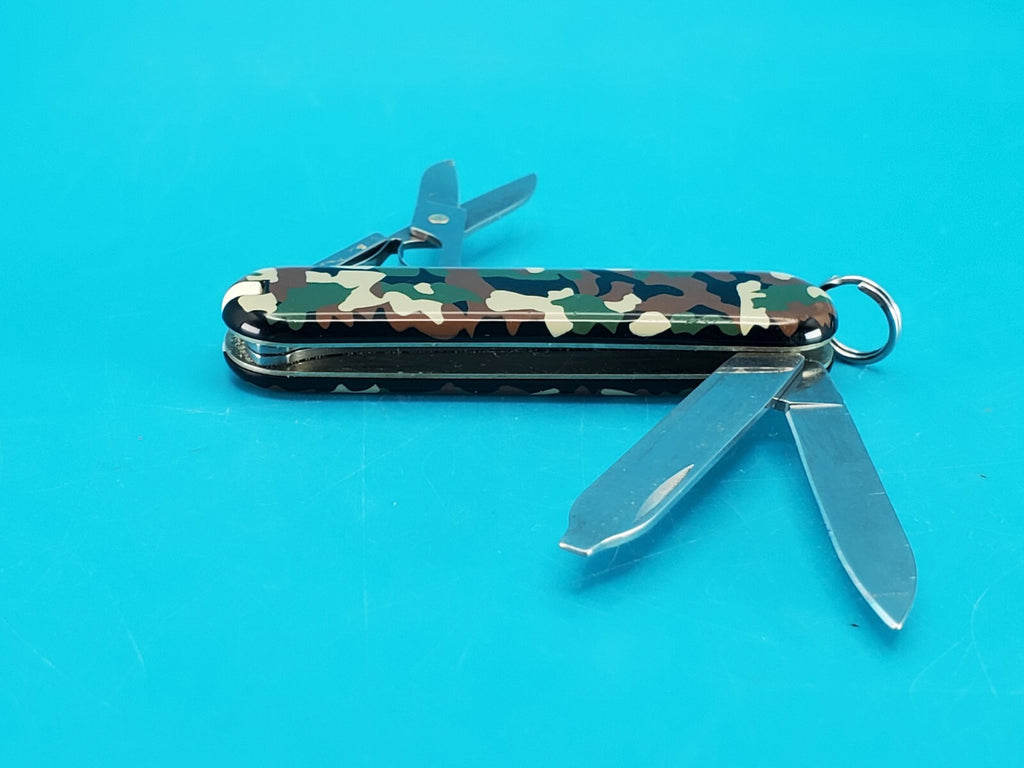 Victorinox Classic SD Swiss Army Knife 3 Tool Pocket Knife! CAMO SCALES!