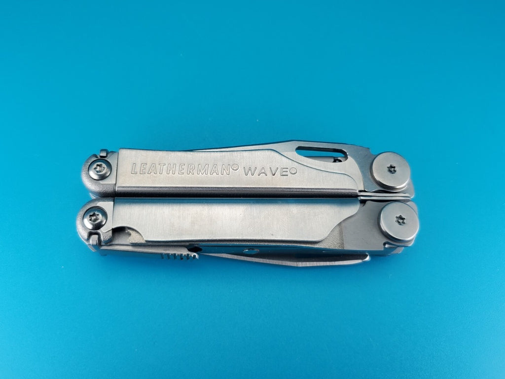 Leatherman Wave Multi Tool! Stainless! Retired! Free Shipping! With Sheath!