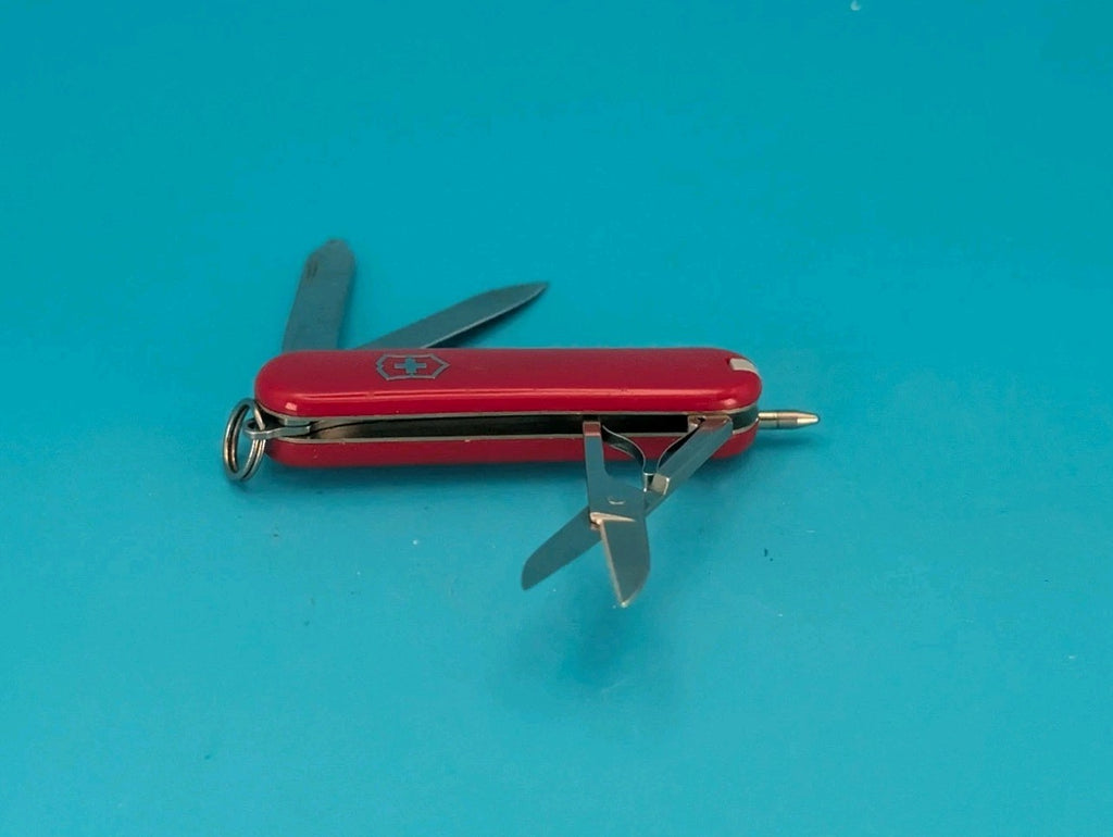 Victorinox Signature Swiss Army Knife Multi Tool! Red! *CRYOVAC*