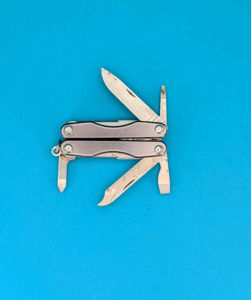 Leatherman Squirt S4 Multi-Tool, Key Ring, Retired, GRAY!