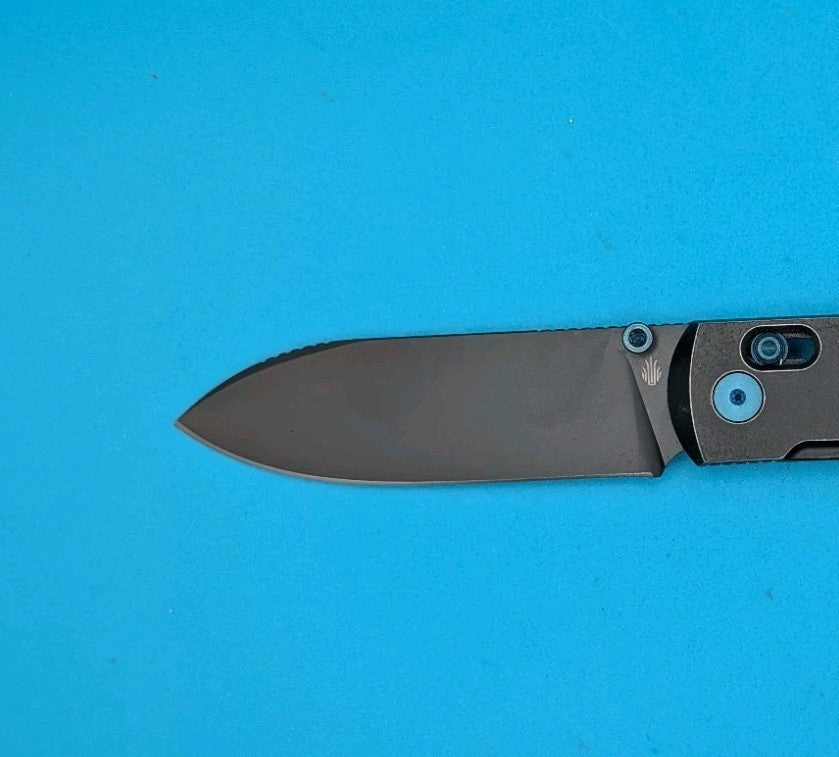 Kizer Tycho AZO M390 Blade Steel, Titanium Frame, 80’s Camo Carbon Handle