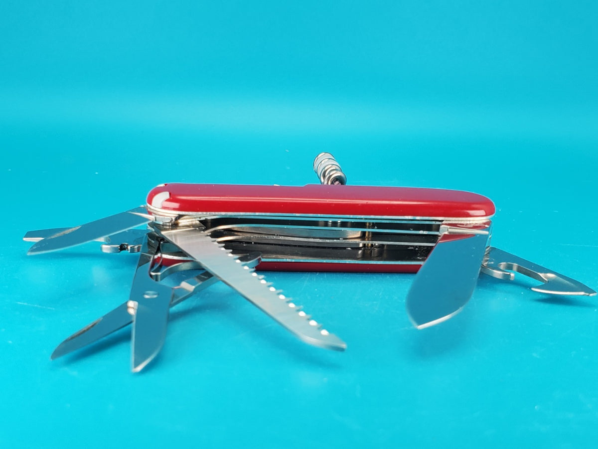 Victorinox Huntsman Plus Red Swiss Army Knife Multi Tool! With Pen! NICE!