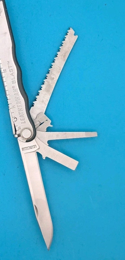 Leatherman Blast Multi-Tool, Missing Small Eyelgass Screwdriver