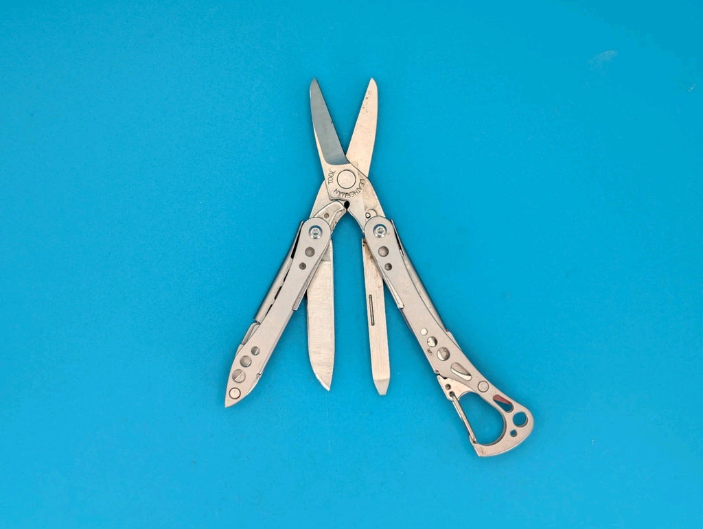 Rare Early Retired PINK Leatherman Style CS Multitool, Cancer Foundation