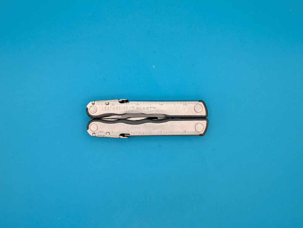 Leatherman BLAST Multi-Tool , Retired Multitool w/ Knife Pliers