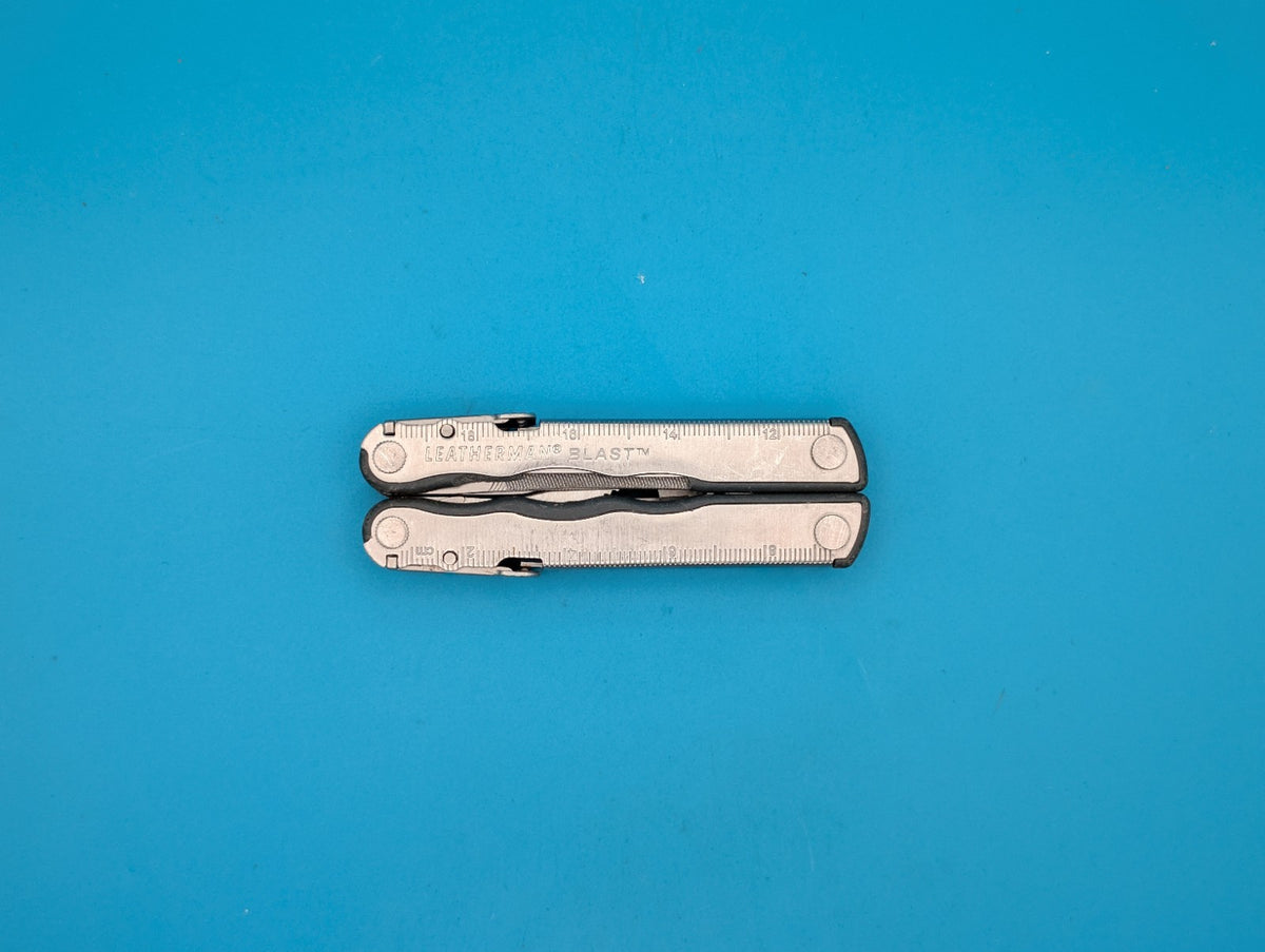 Leatherman BLAST Multi-Tool , Retired Multitool w/ Knife Pliers