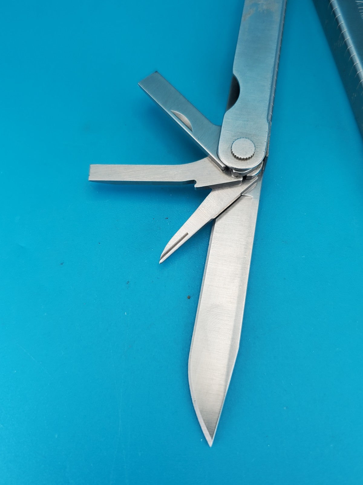 Leatherman PST Multi Tool! 06/01 Date Stamp! With Sheath!