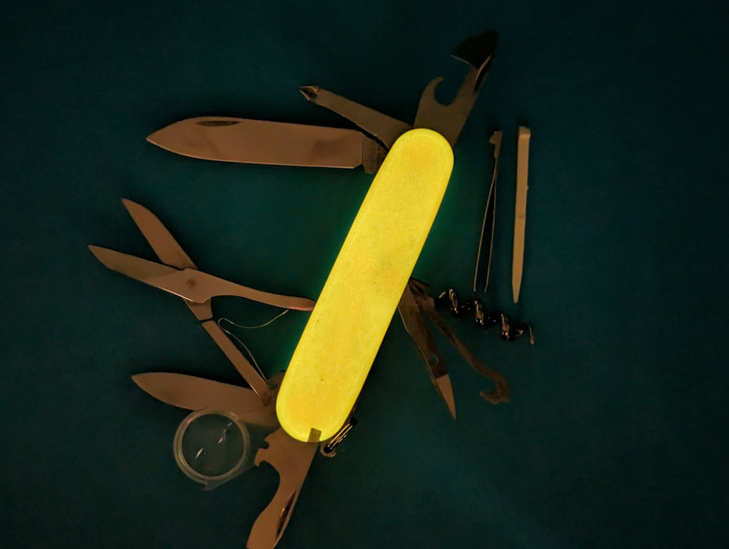 CUSTOM VICTORINOX EXPLORER ORANGE GLOW IN THE DARK SWISS ARMY KNIFE!