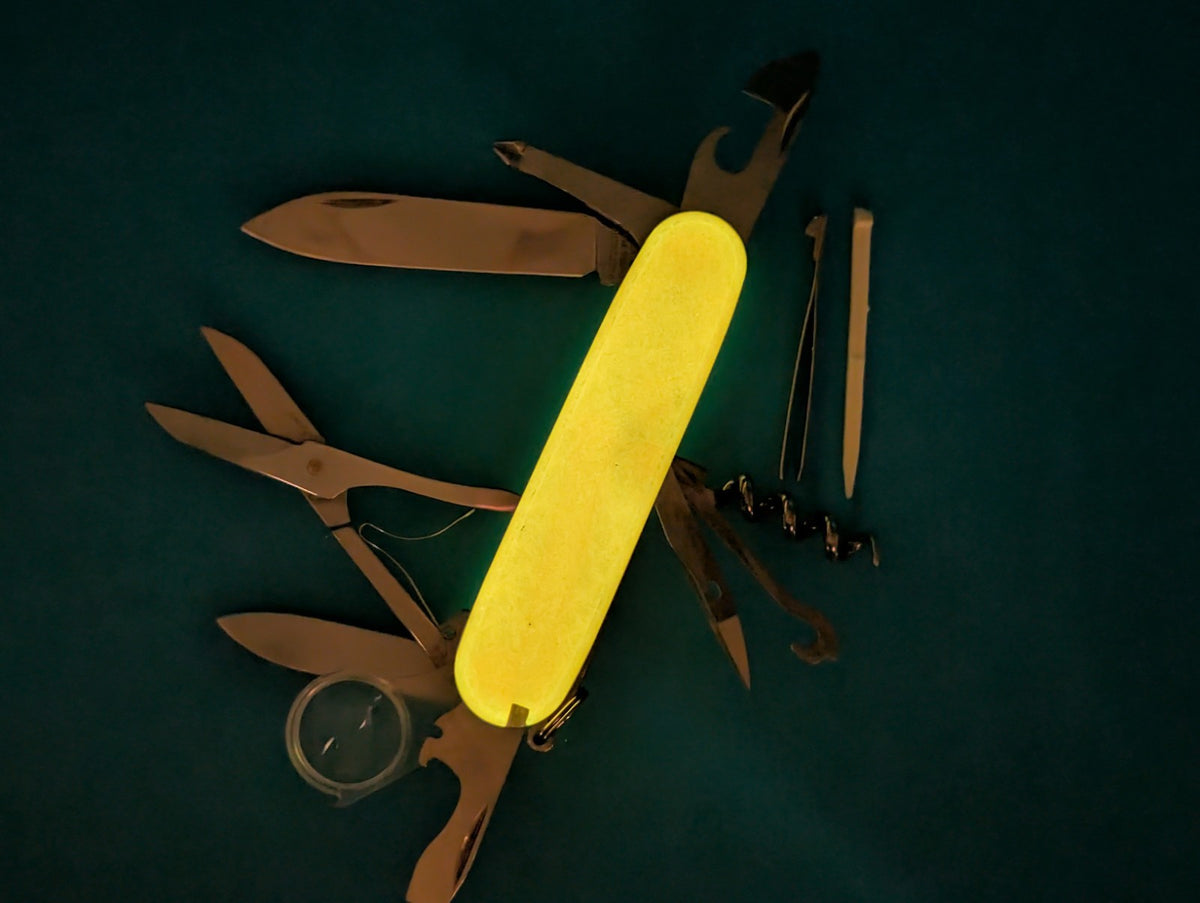 CUSTOM VICTORINOX EXPLORER ORANGE GLOW IN THE DARK SWISS ARMY KNIFE!