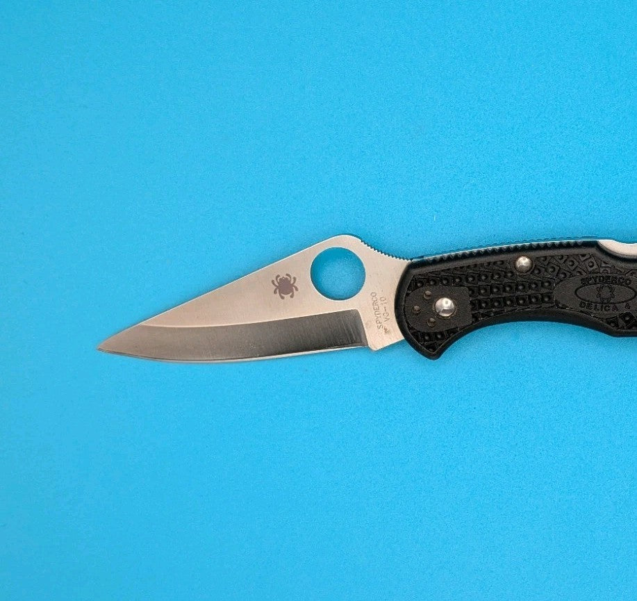 Spyderco Delica 4 Plain Edge Lockback Knife! Black Handle! VG-10 Blade!