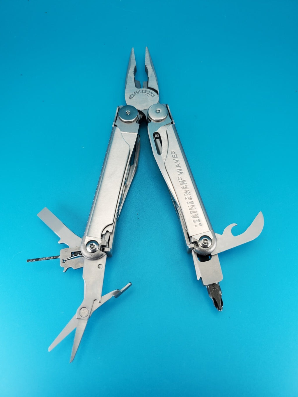 Leatherman Wave Multi Tool! Stainless! Retired! Free Shipping! Excellent!