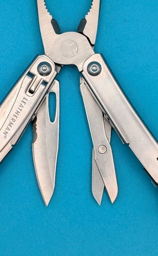 LEATHERMAN WINGMAN MULTI-TOOL! FAST SHIPPING!