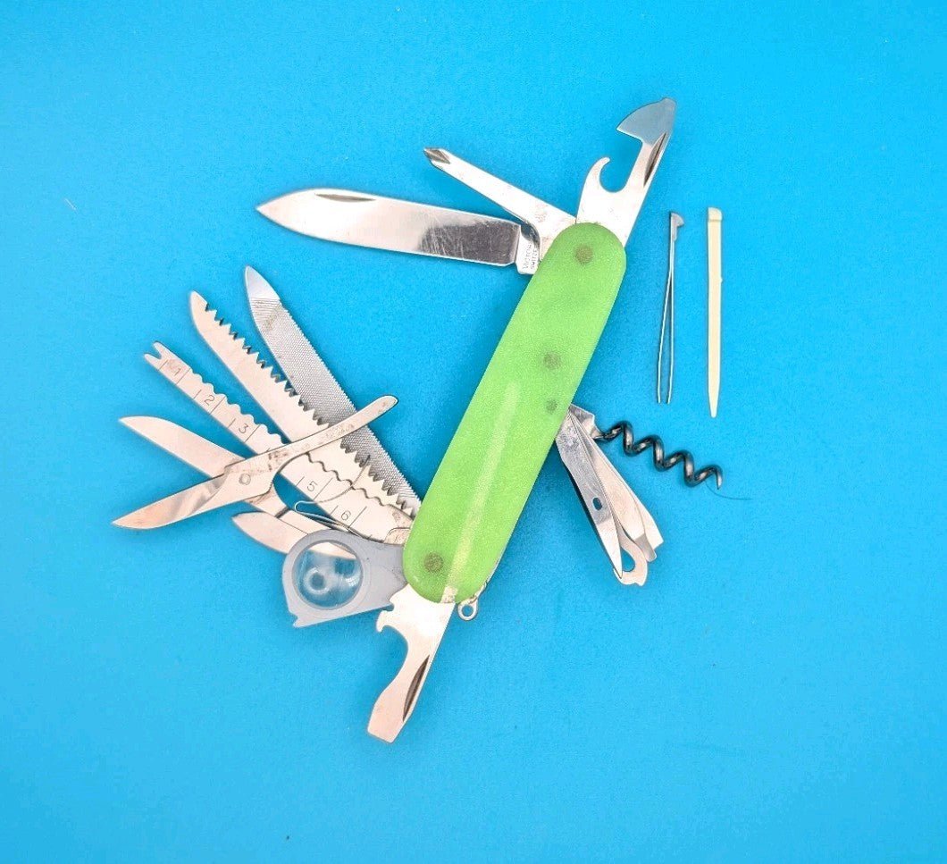 Victorinox Champion Firefly Green Glow in the Dark Swiss Army Knife Multi Tool!