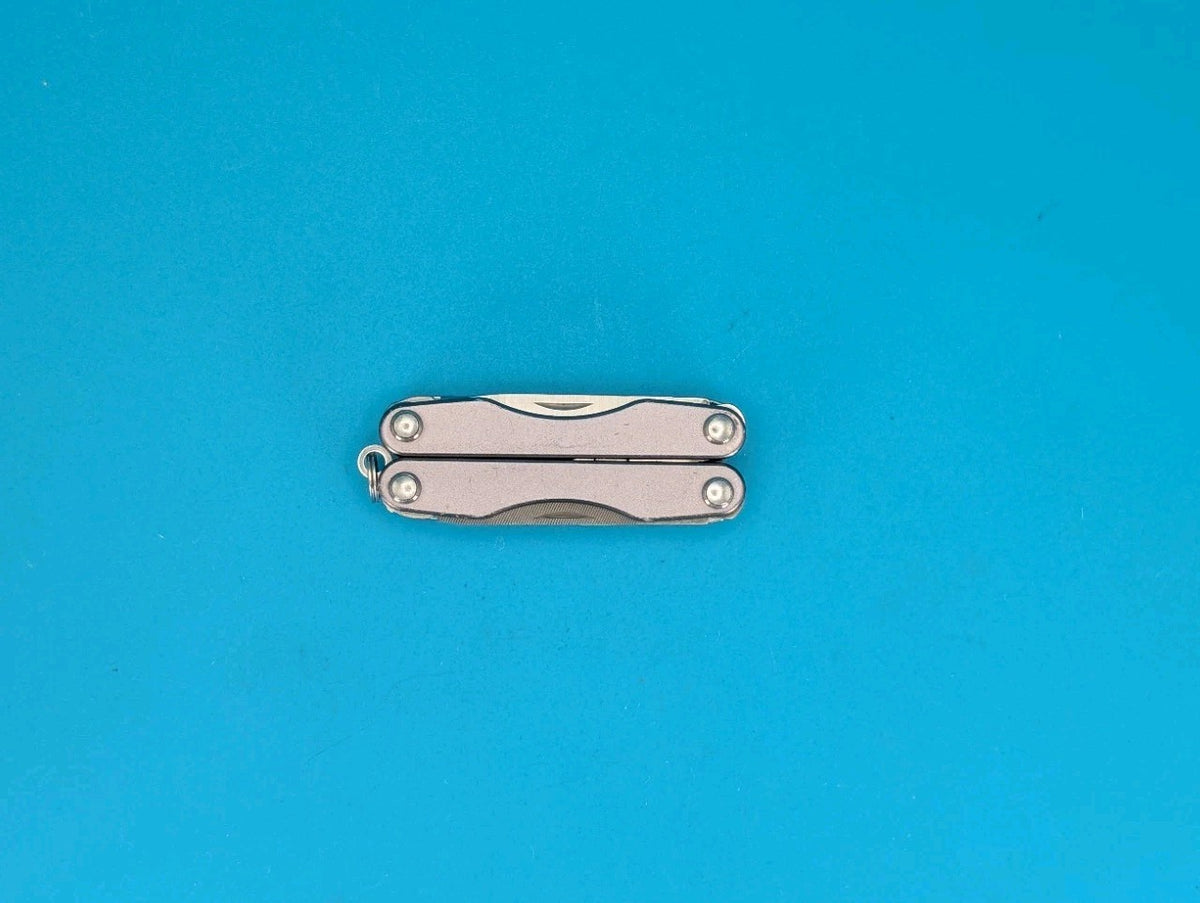 Leatherman Squirt P4 Multi-Tool, Key Ring, Retired, GRAY!