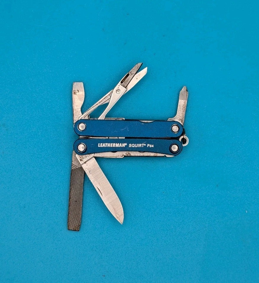 Leatherman SQUIRT PS4 Multi-Tool With Pliers Scissors Knife BLUE!