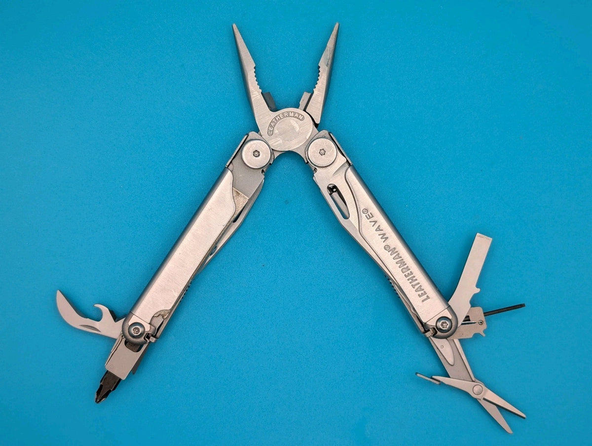 Leatherman Wave Multi Tool! Stainless! Retired! Free Shipping!