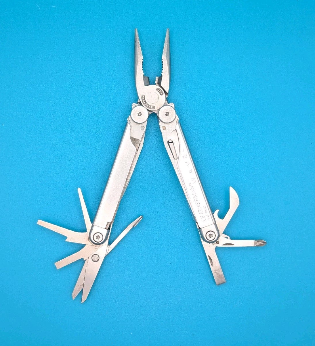 Leatherman Wave Original Vintage Retired, Dated 0800 (Aug, 2000)