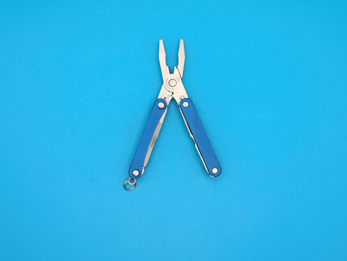 Leatherman Squirt PS4 Multi-Tool With Pliers Scissors Knife Blue